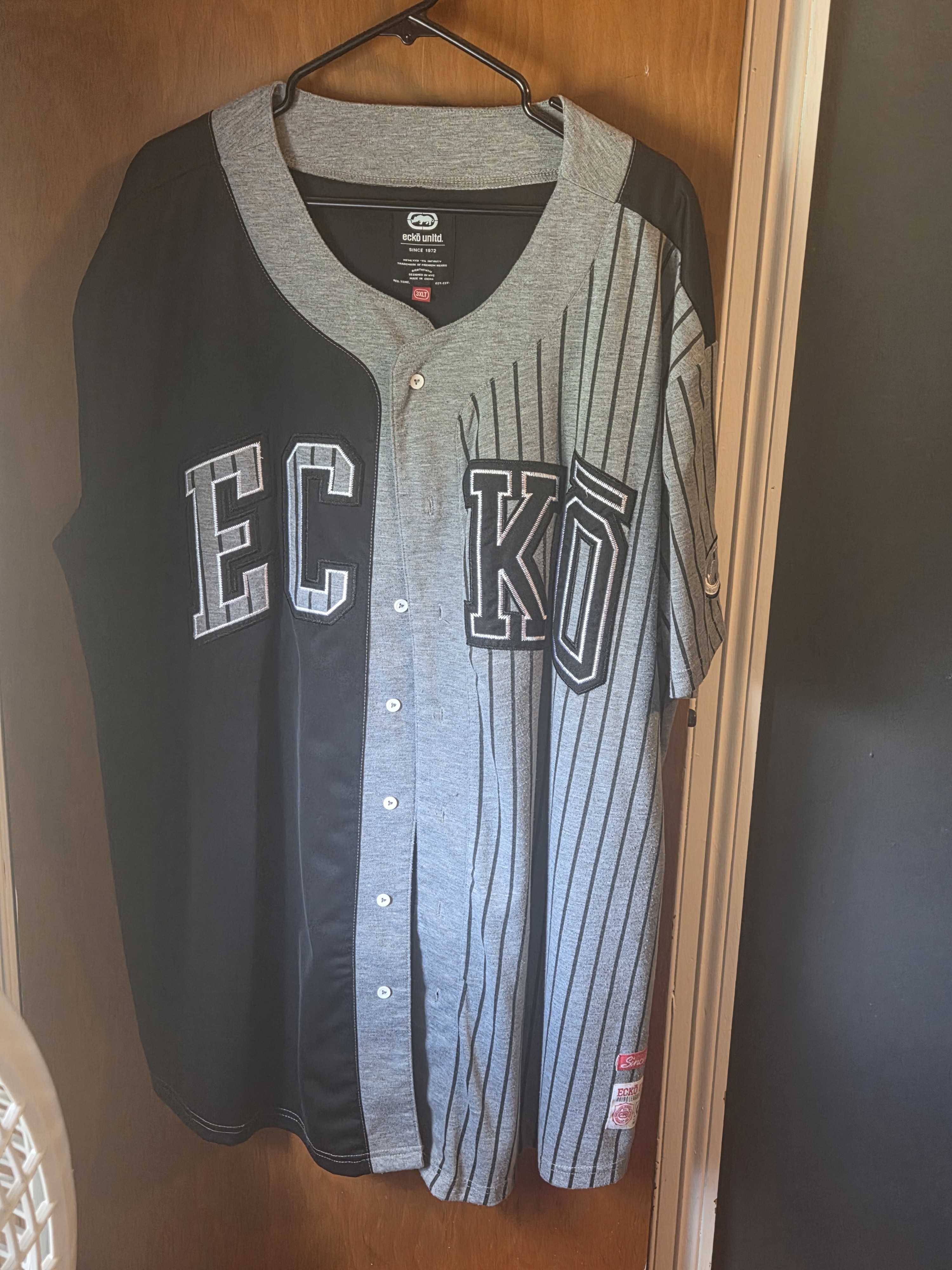 Ecko Unltd Black  Gray Crewneck Tee With Brand Label